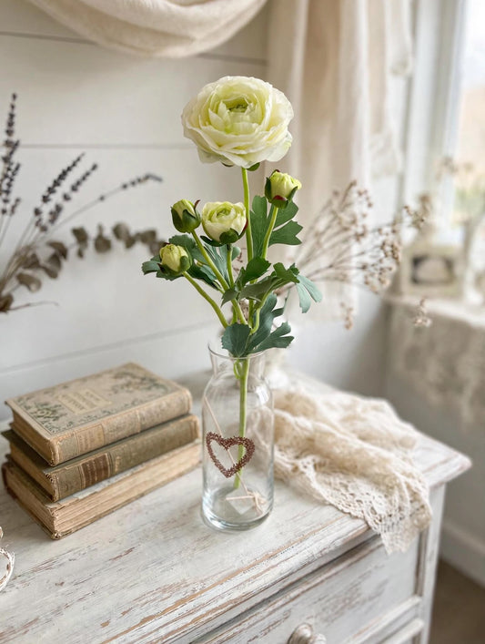 STELO DI RANUNCOLO  50CM ALTEZZA COLORE BIANCO Ogni STELO È COMPOSTO DA TRE BOCCIOLI e 2 fiori