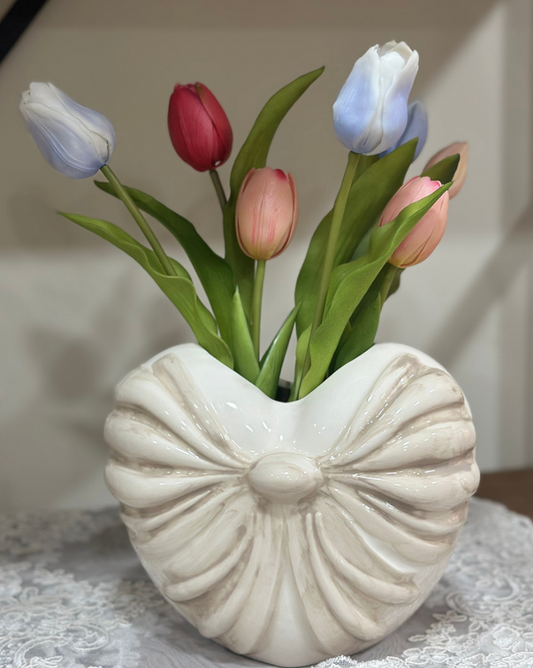 VASO CUORE IN CERAMICA NOCCIOLA (TULIPANI NON COMPRESI)