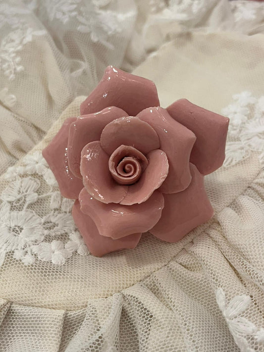 pomello decorativo in porcellana a forma di bocciolo di rosa. 6x4cm