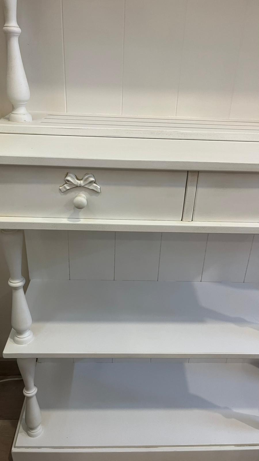 Piattaia con base  shabby chic con dettagli a fiocco 146x90x35cm