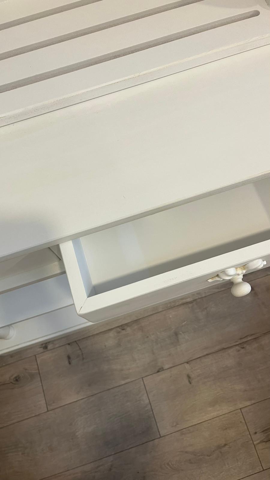 Piattaia con base  shabby chic con dettagli a fiocco 146x90x35cm
