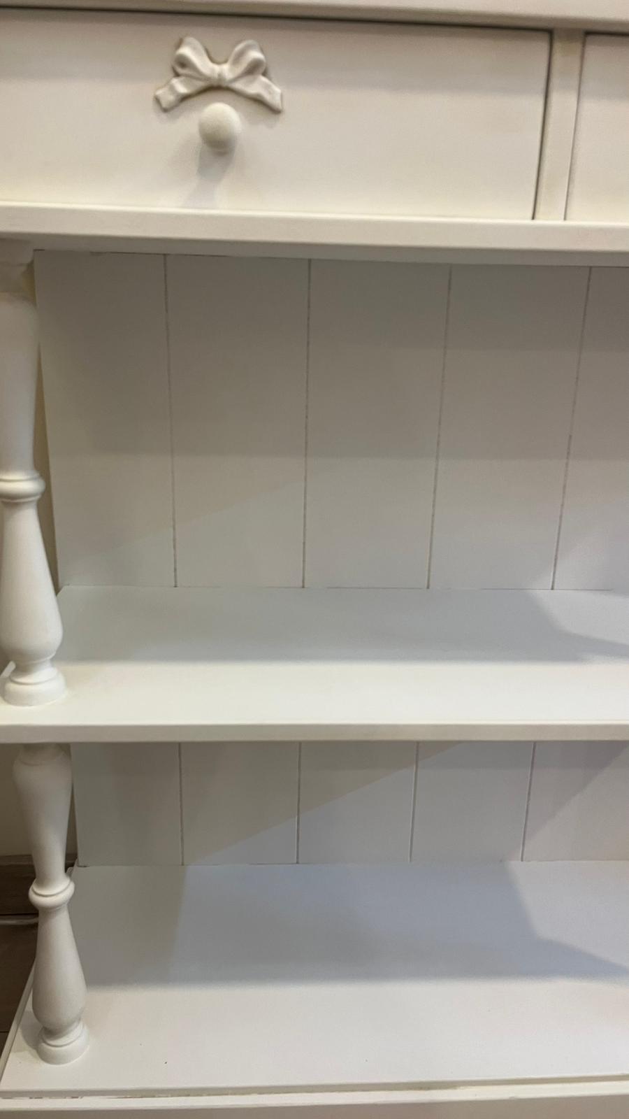 Piattaia con base  shabby chic con dettagli a fiocco 146x90x35cm