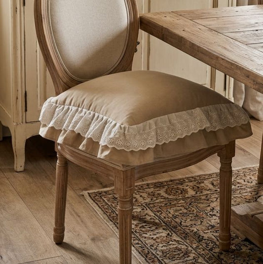 cuscino sedia sartoriale beige con balza san gallo officina tessile