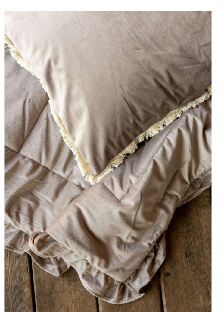L'Atelier 17 Trapunta matrimoniale in velluto + 2 federe "Arya" 260x260 cm 4 varianti
€125,00