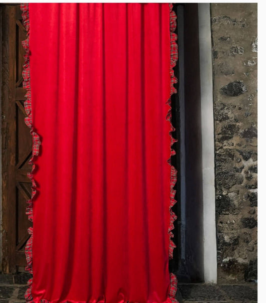 Clodette Tenda Velluto ROSSA con Rouche Tartan 300×150 cm
Brand:
Clodette
47,90 €